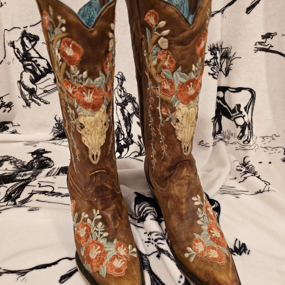 Corral Women's Deer Skull Floral Embroidered Cowboy Boots - Picture 3 of 8